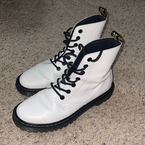 1460 Leather Doc Martens